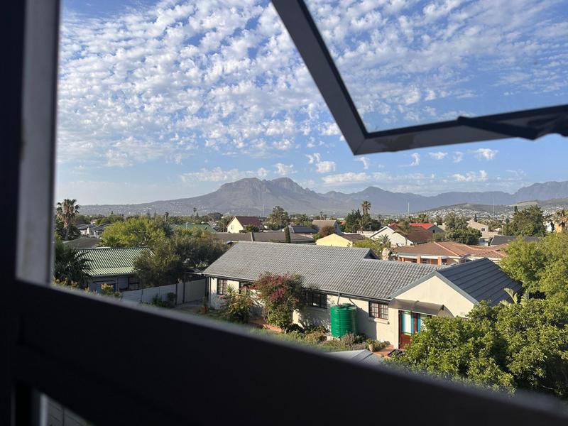 1 Bedroom Property for Sale in Guldenland Western Cape